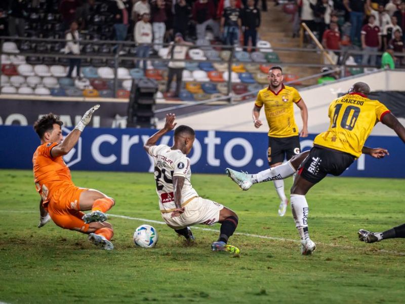 Barcelona SC pierde en Lima y se complica en la Libertadores 2025