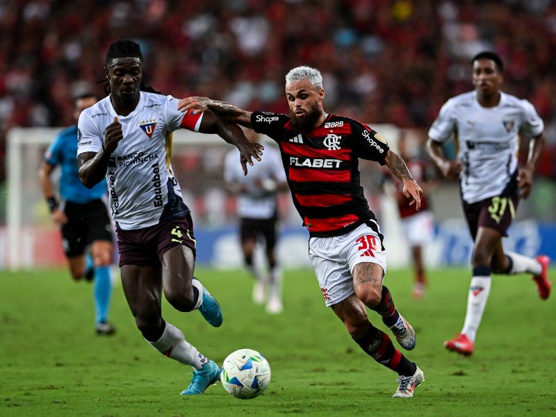 Flamengo derrota 2-0 a Liga de Quito y se fortalece en la Copa Libertadores 2025