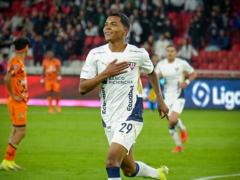 Liga de Quito deja escapar la victoria ante Libertad en el Rodrigo Paz Delgado