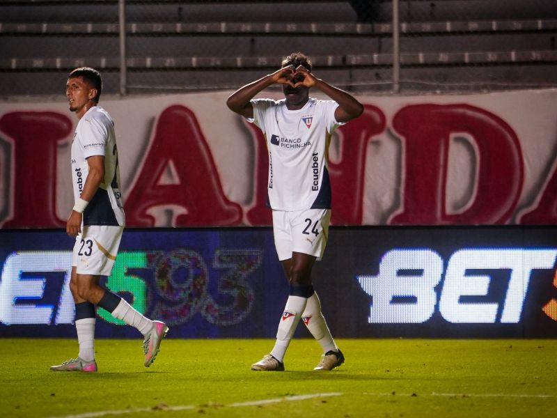 Tiago Nunes comienza con triunfo: LDU gana 2-1 a Vinotinto Ecuador