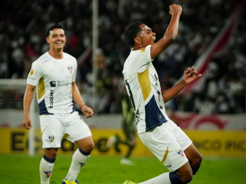 Liga se impone 3-1 a Barcelona y acecha el liderato de la LigaPro 2025