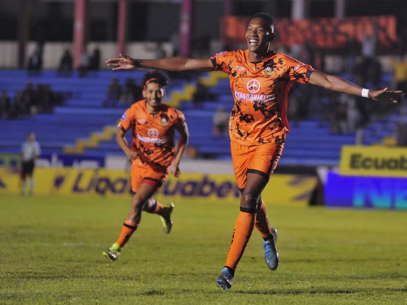 Libertad impone su localía con un 4-1 ante Técnico Universitario
