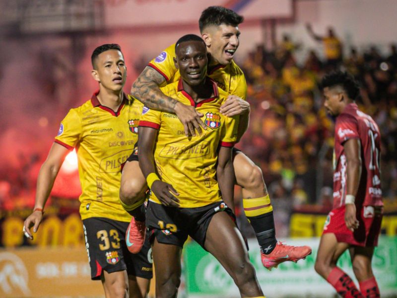Barcelona SC golea 5-0 a Mushuc Runa y se mete en la pelea por la punta