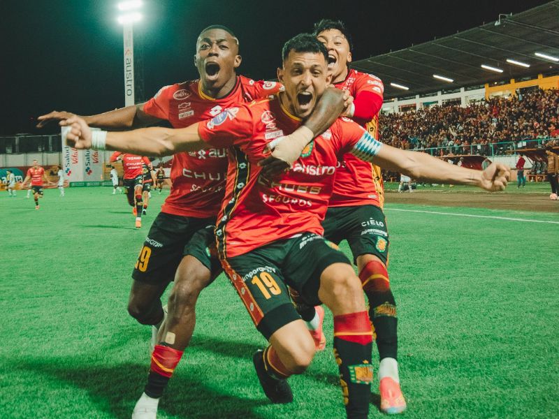 Deportivo Cuenca vence a Mushuc Runa y escala al tercer lugar de la LigaPro