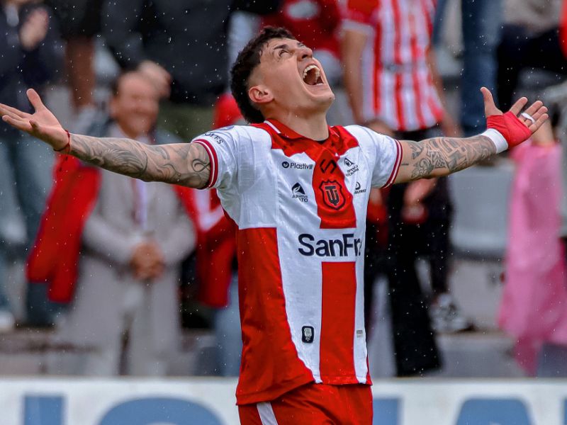 Técnico Universitario remonta y vence 3-1 a Manta en Ambato