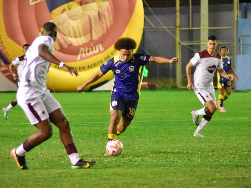Delfín y Vinotinto protagonizan un vibrante empate 3-3 en el Jocay