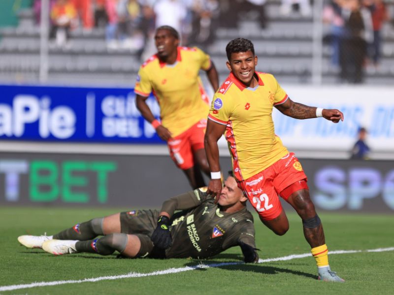 Aucas se queda con el Clásico Capitalino al vencer 1-0 a Liga de Quito
