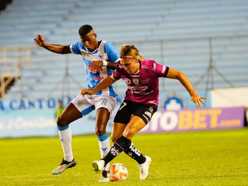 Manta frena a Independiente del Valle con un empate sin goles