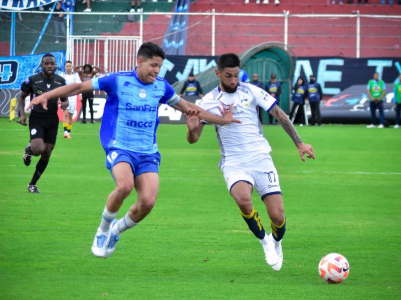 Macará y Delfín no se hacen daño y empatan 0-0 en Ambato