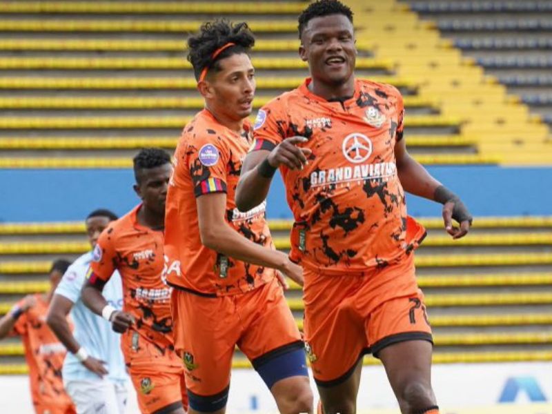 Universidad Católica y Libertad empataron 1-1 en el Atahualpa