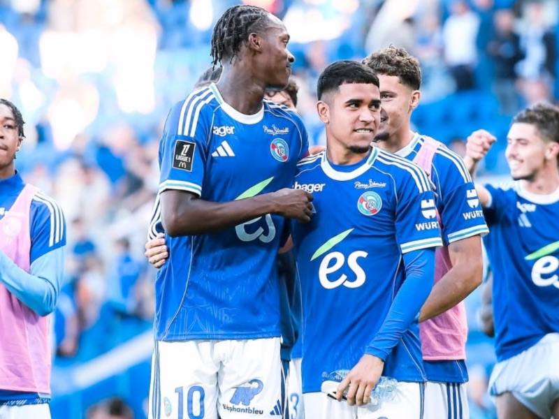 Kendry Páez deslumbró en su debut como titular en su segundo partido con el Racing de Estrasburgo