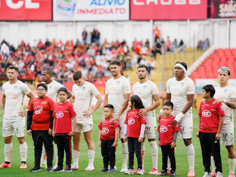 Deportivo Cuenca y Orense reparten puntos en un partido vibrante