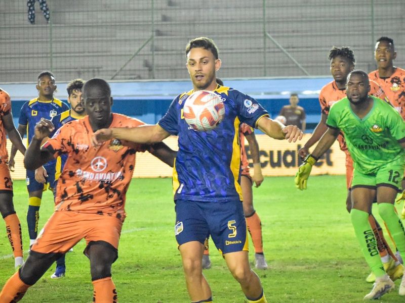 Delfín y Libertad no se hacen daño en Manta y empatan sin goles