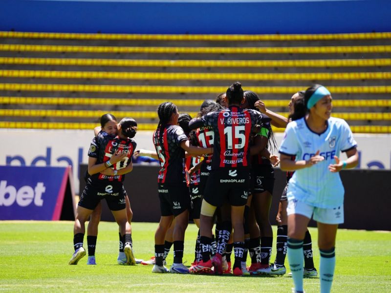 Dragonas IDV toman ventaja en las semifinales: triunfo 1-0 ante Universidad Católica