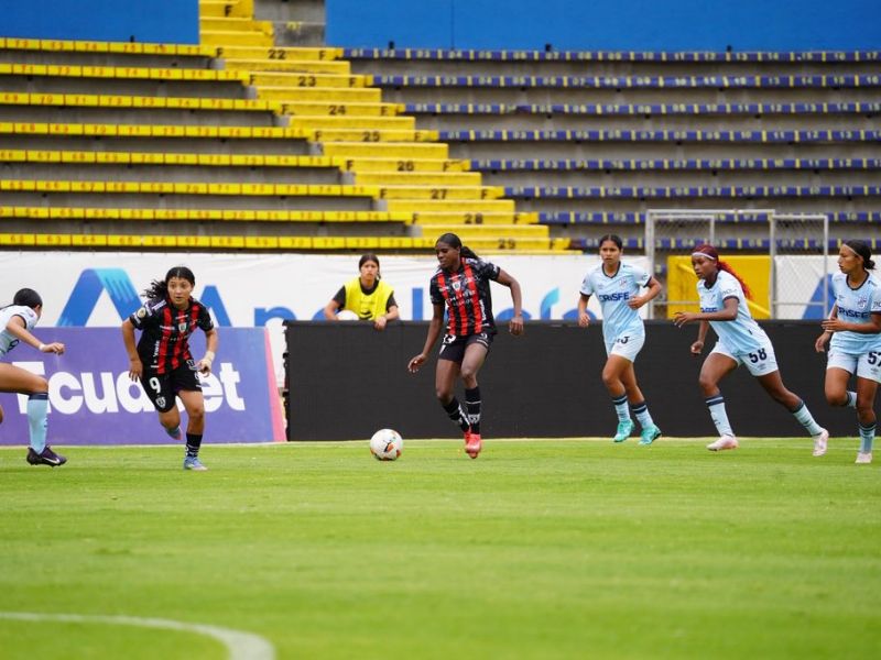 Semifinal de infarto: Dragonas de IDV vs. Universidad Católica, buscan su cupo a la final de la Superliga Femenina