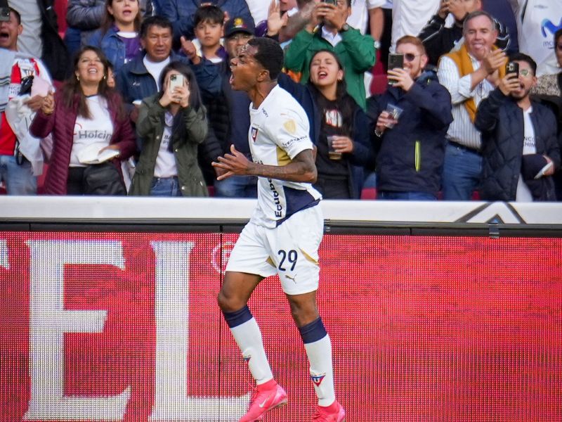 Liga de Quito da un golpe de autoridad al vencer 2-0 a Sao Paulo y sueña con las semifinales