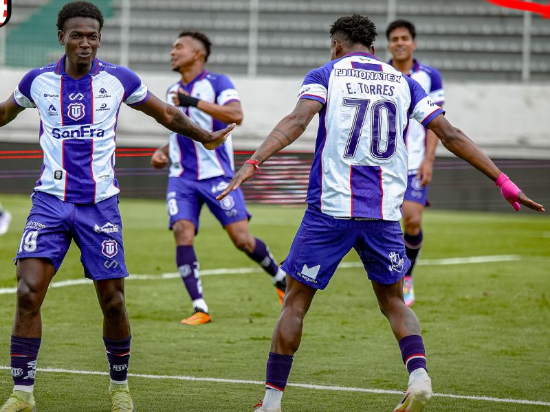 Técnico Universitario vence 2-1 a Vinotinto y da un paso clave en el cuadrangular de descenso
