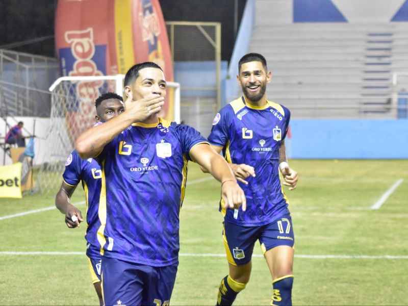 ¡Fin a la Racha Negra! Delfín Vence 2-0 a Deportivo Cuenca y lo Frena en Seco