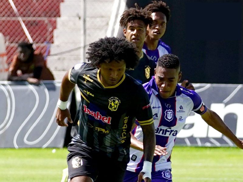 Manta FC remonta en los minutos finales y condena al Técnico Universitario