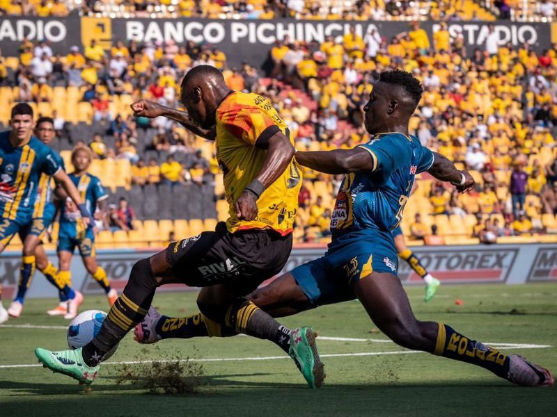 Barcelona SC deja escapar la victoria y Libertad lo iguala en el final