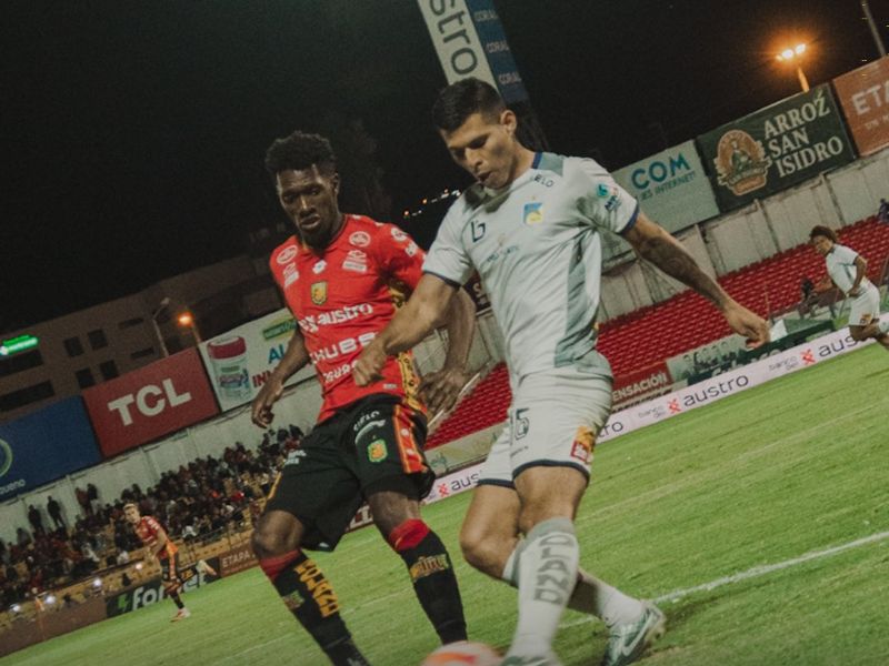 Deportivo Cuenca y Delfín empatan 0-0 en un duelo clave de la LigaPro