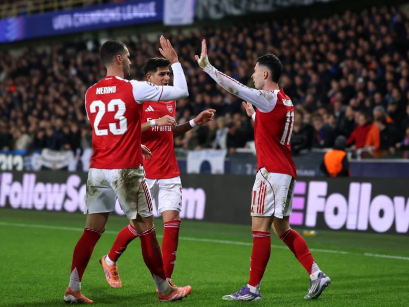 Arsenal vence 3-0 al Brujas en un duelo con presencia ecuatoriana en la Champions League