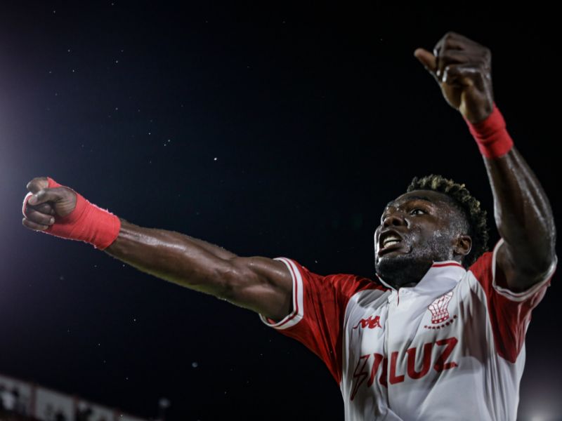 Jordy Caicedo imparable: 4 goles y liderato de goleo en Argentina