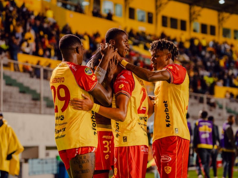 De la goleada al sufrimiento: Aucas venció 3-2 en un cierre de locura