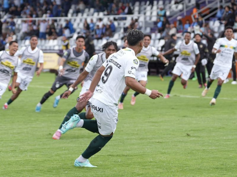 Orense sorprende en Ambato y derrota a Macará con gol agónico