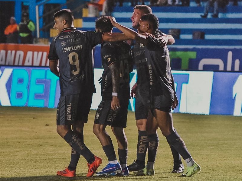 Deportivo Cuenca golpeó en Loja y se llevó tres puntos de oro ante Libertad