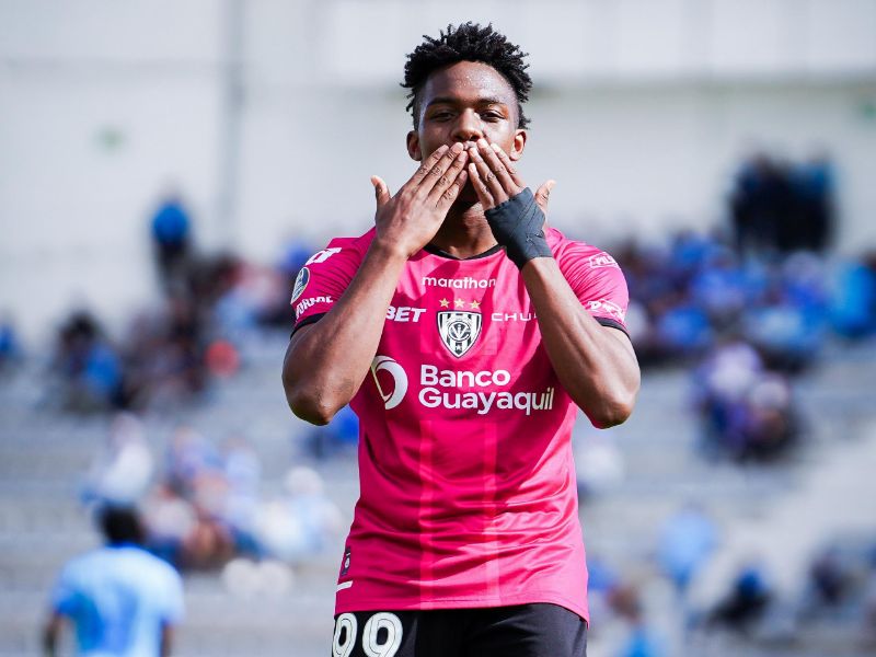 Los rayados fueron superiores en Ambato y derrotaron 3-0 al conjunto celeste