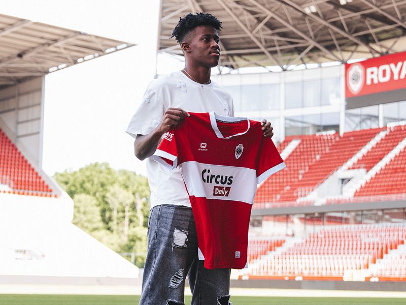 Carlos Daniel Mejía da el salto a Bélgica: Royal Antwerp apuesta por otra joya ecuatoriana