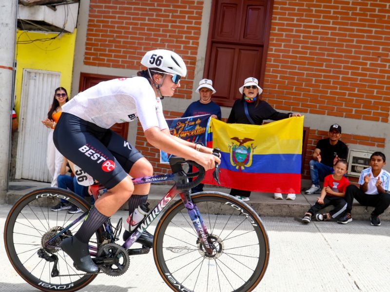 El team Best PC Ecuador consigue dos top 40 en la vuelta a Colombia femenina
