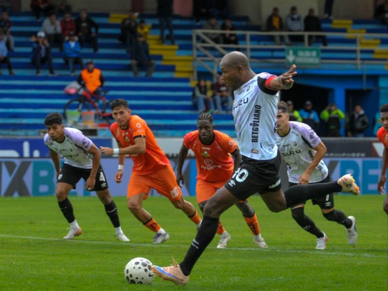 Remontada con jerarquía: Leones FC se lleva los tres puntos de oro