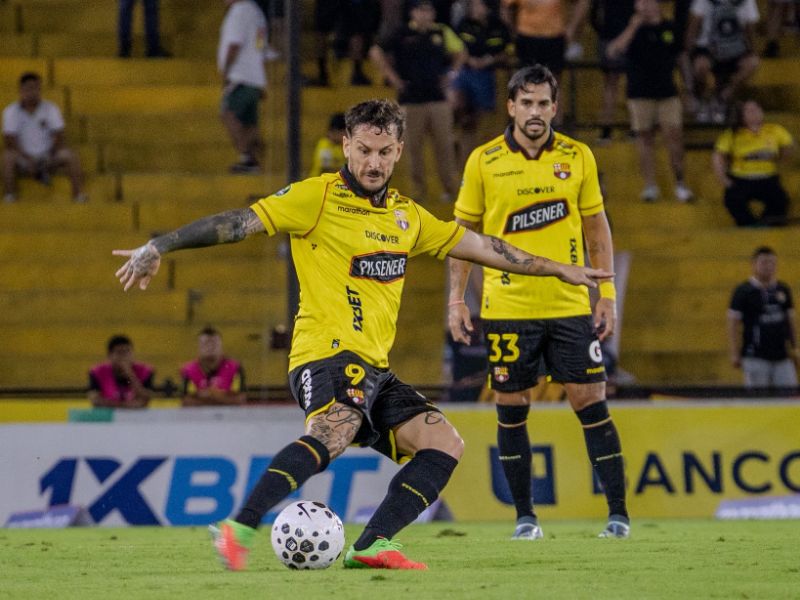Barcelona SC sufre pero se impone ante Libertad y defiende el sub liderazgo