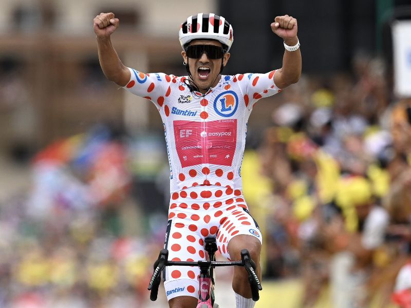 ¡Impresionante gesta! Richard Carapaz conquista la etapa reina del Tour de Francia y se corona rey de la montaña