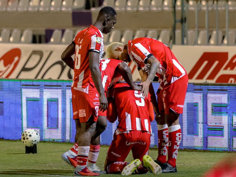 Respiro de oro en el Bellavista: Técnico Universitario quiebra su mala racha ante el Manta FC