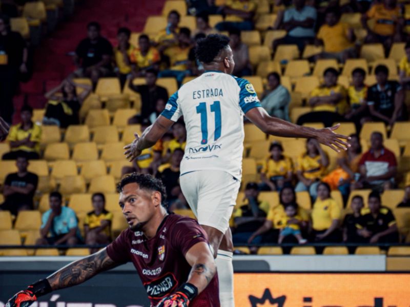 Triunfazo albo en el puerto principal: Liga de Quito asalta el Monumental y frena a Barcelona SC