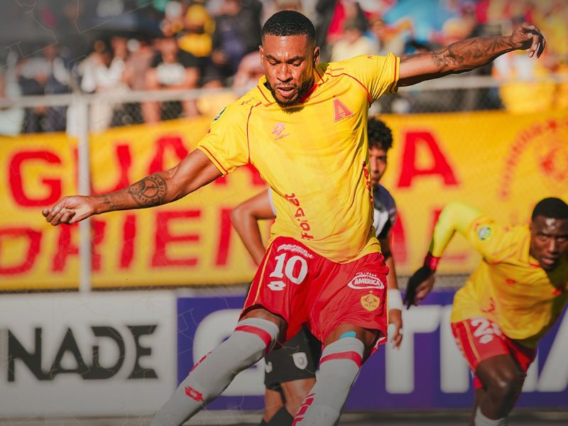 Aucas impone autoridad en Chillogallo y golea a Leones del Norte