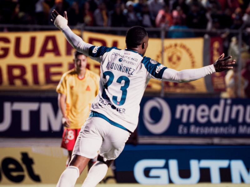 ¡Golpazo en Chillogallo! Liga de Quito se lleva el Superclásico ante Aucas y escala en la LigaPro Ecuabet
