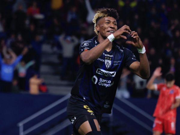 Independiente del Valle vs Sevilla partido oficial de la Copa UEFA Conmebol Desafío de Clubes
