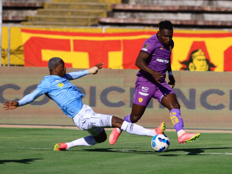 Aucas y Universidad Católica Igualan 2-2 en el Estadio Olímpico Atahualpa