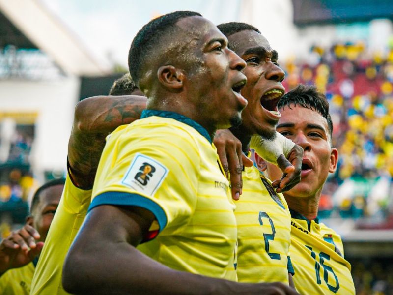 Doblete de Félix Torres da la victoria a Ecuador sobre Uruguay 2-1 en la segunda fecha de las Eliminatorias Sudamericanas