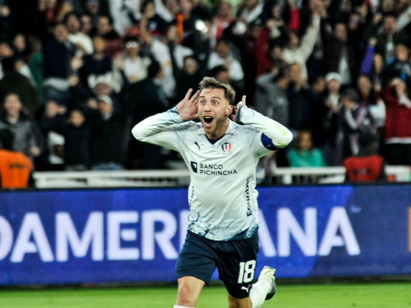 Liga de Quito domina y vence 3-0 a Defensa y Justicia en el partido de ida de las semifinales de la Copa Sudamericana