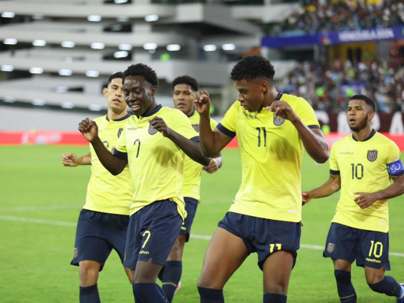 Ecuador mantiene el liderato tras empate con Venezuela