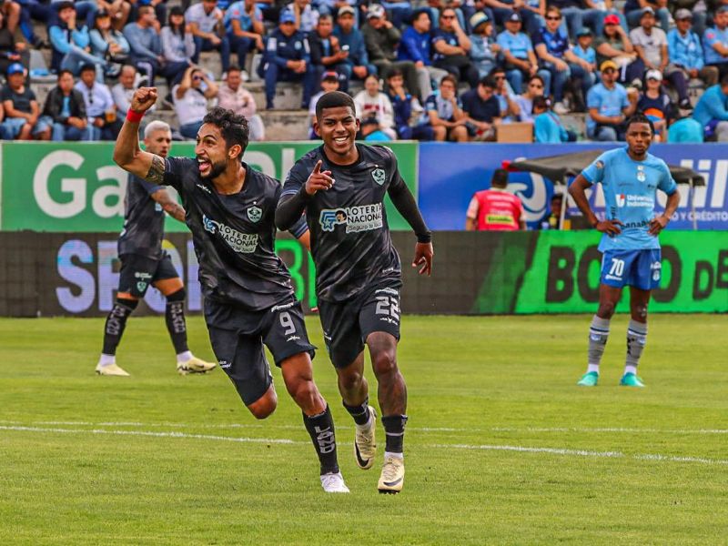 Aucas mantiene el liderato: vence 2-0 a Macará como visitante