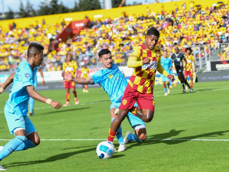 Emocionante empate 2-2 al minuto final entre Aucas y Universidad Católica