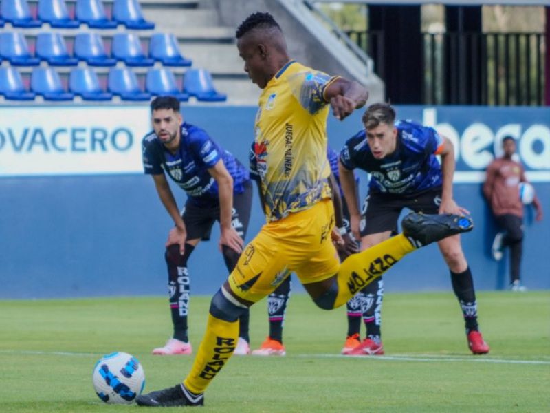 Victoria de Delfín ante Independiente del Valle en el estadio Banco de Guayaquil