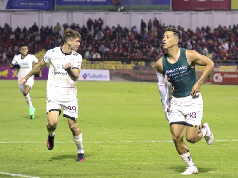 Orense remonta y se lleva la victoria ante Deportivo Cuenca en el último minuto