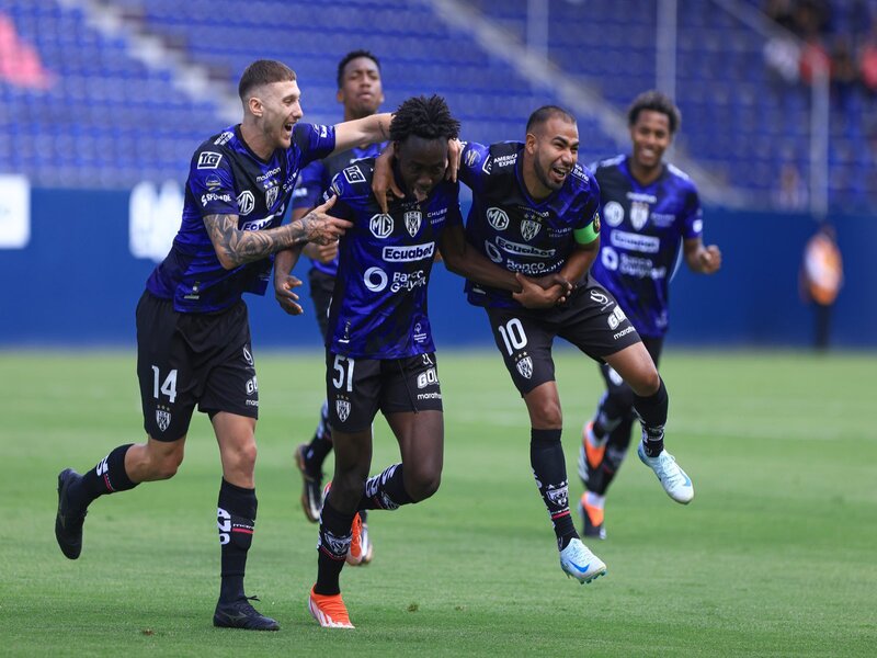 Independiente del Valle vence 1-0 a Técnico Universitario con gol de Medina y sigue en la pelea